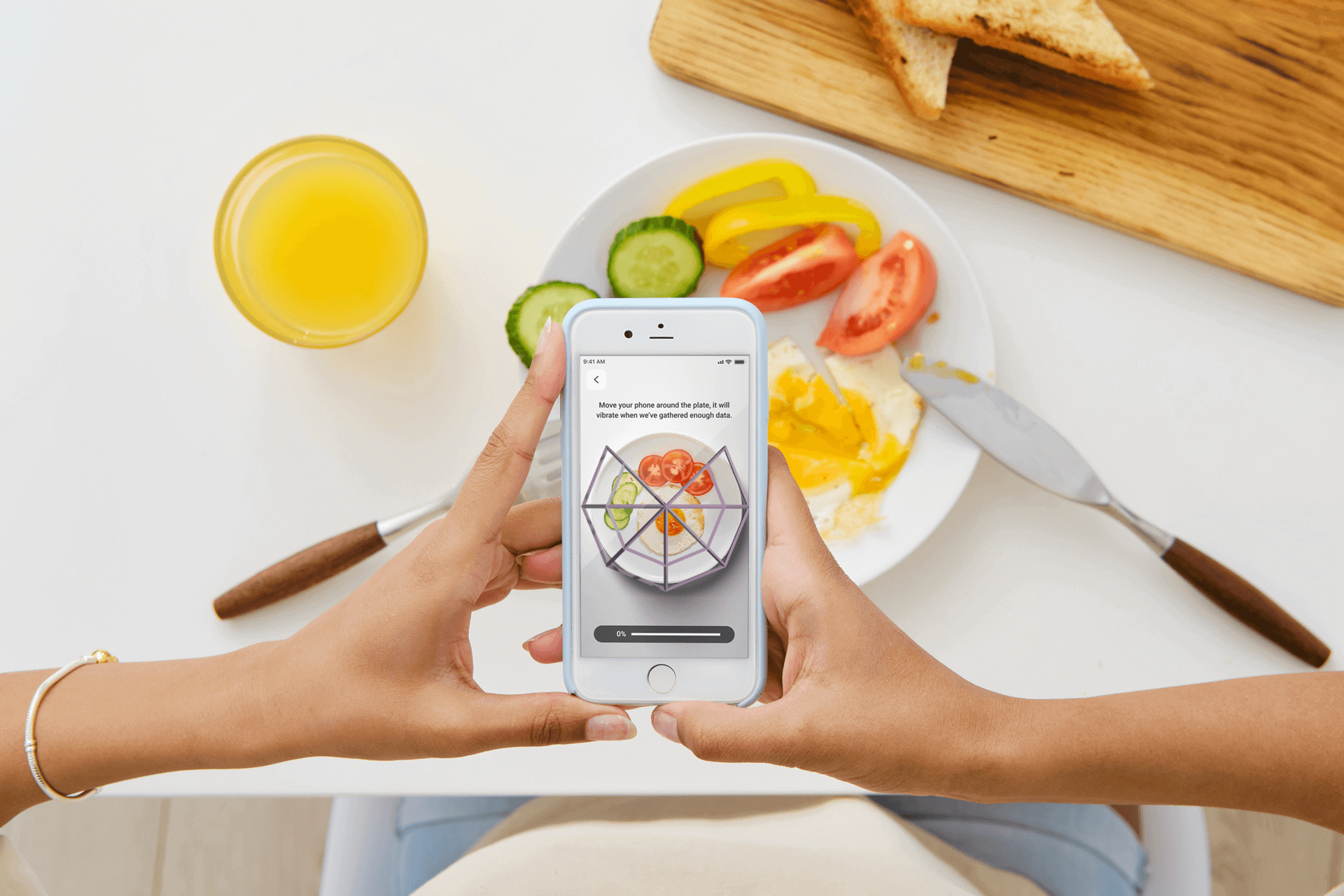 QNNECT custom software design for secure communication - with UX and User testing in mind, for a good interaction design for mobile users
