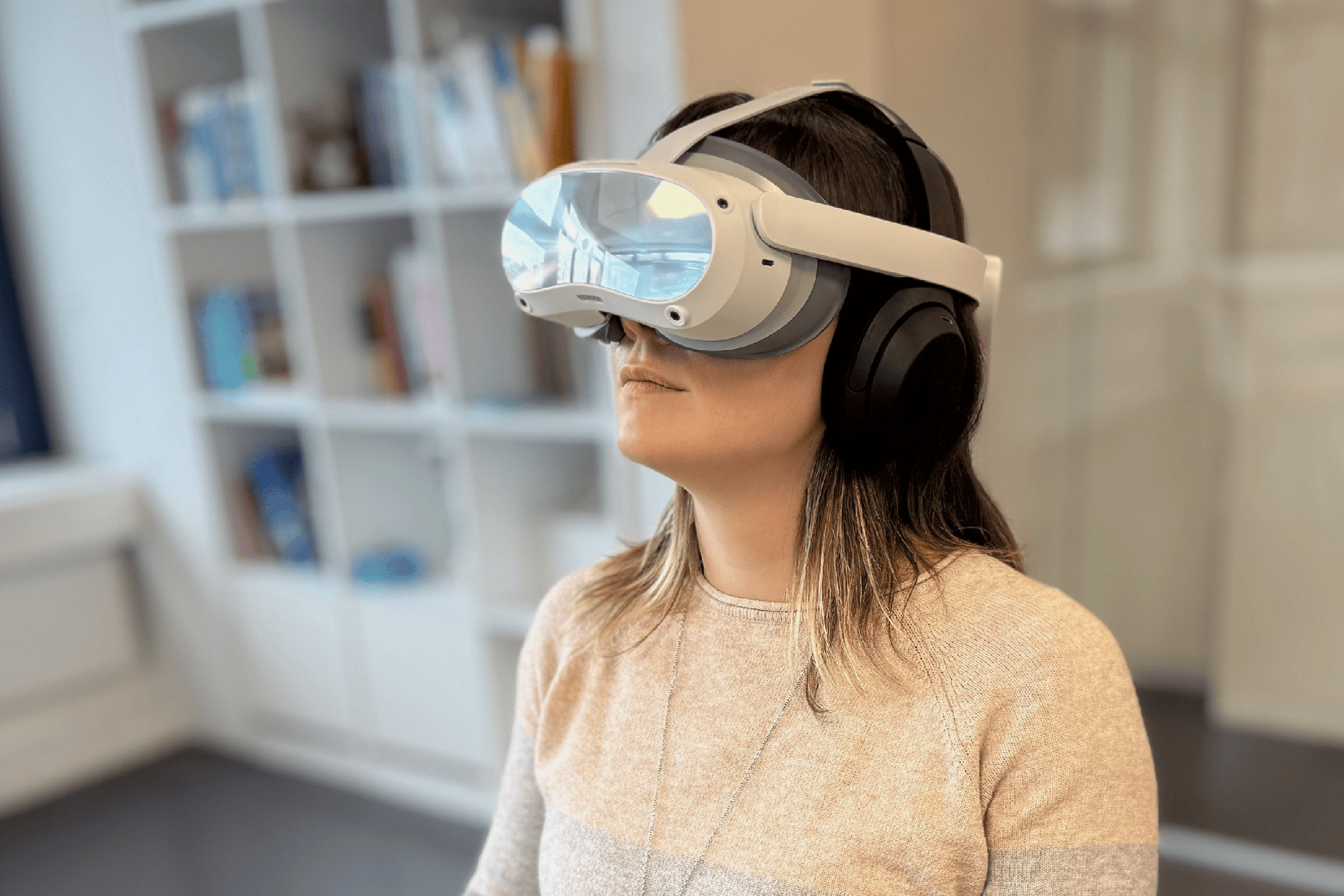 QNNECT custom software design for secure communication - with UX and User testing in mind, for a good interaction design for mobile users